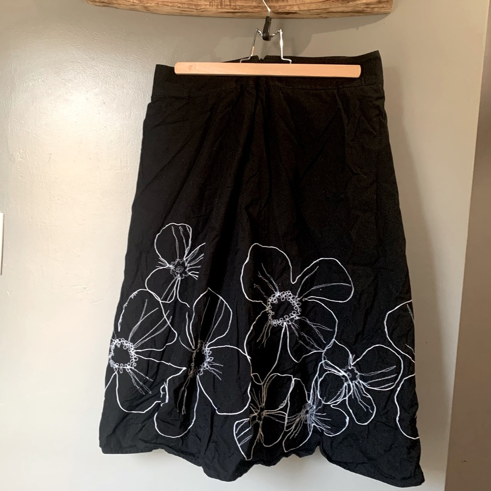 Classic Y2K Black Midi Liz Claiborne Poppy Flower Outline Skirt